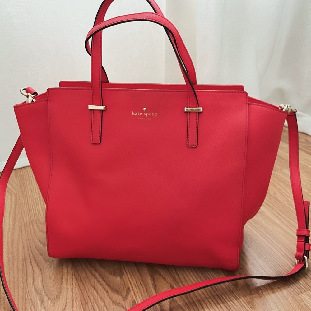 Kate spade purse with shoulder strap
